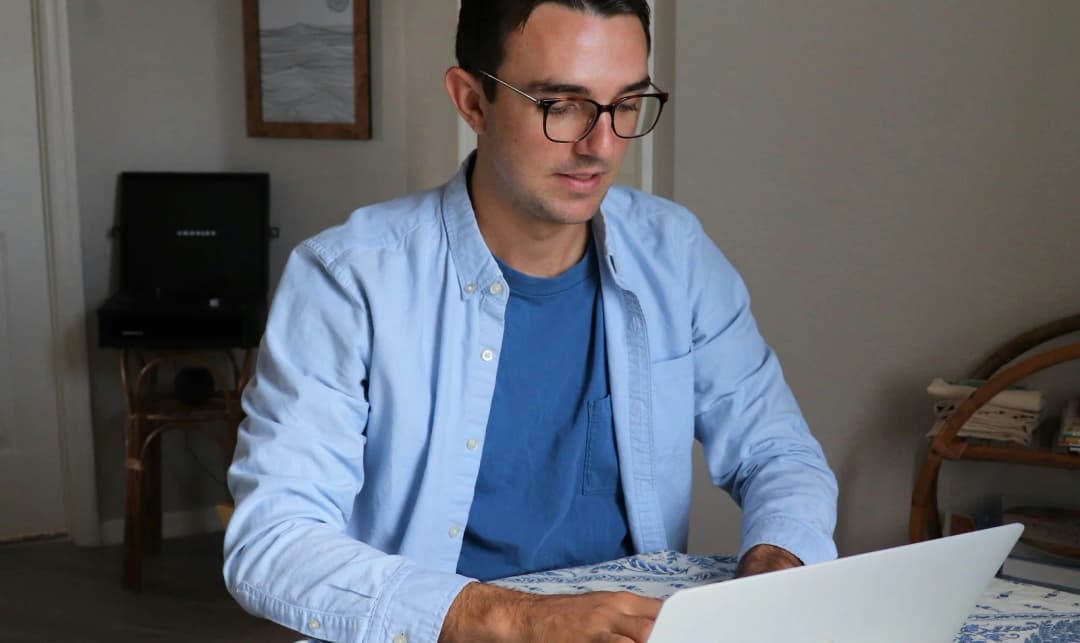 Student working on college essay - Ascend Ivy
